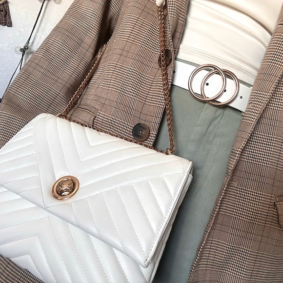 Meet your Posher, Savanna - Picture 1 of 1